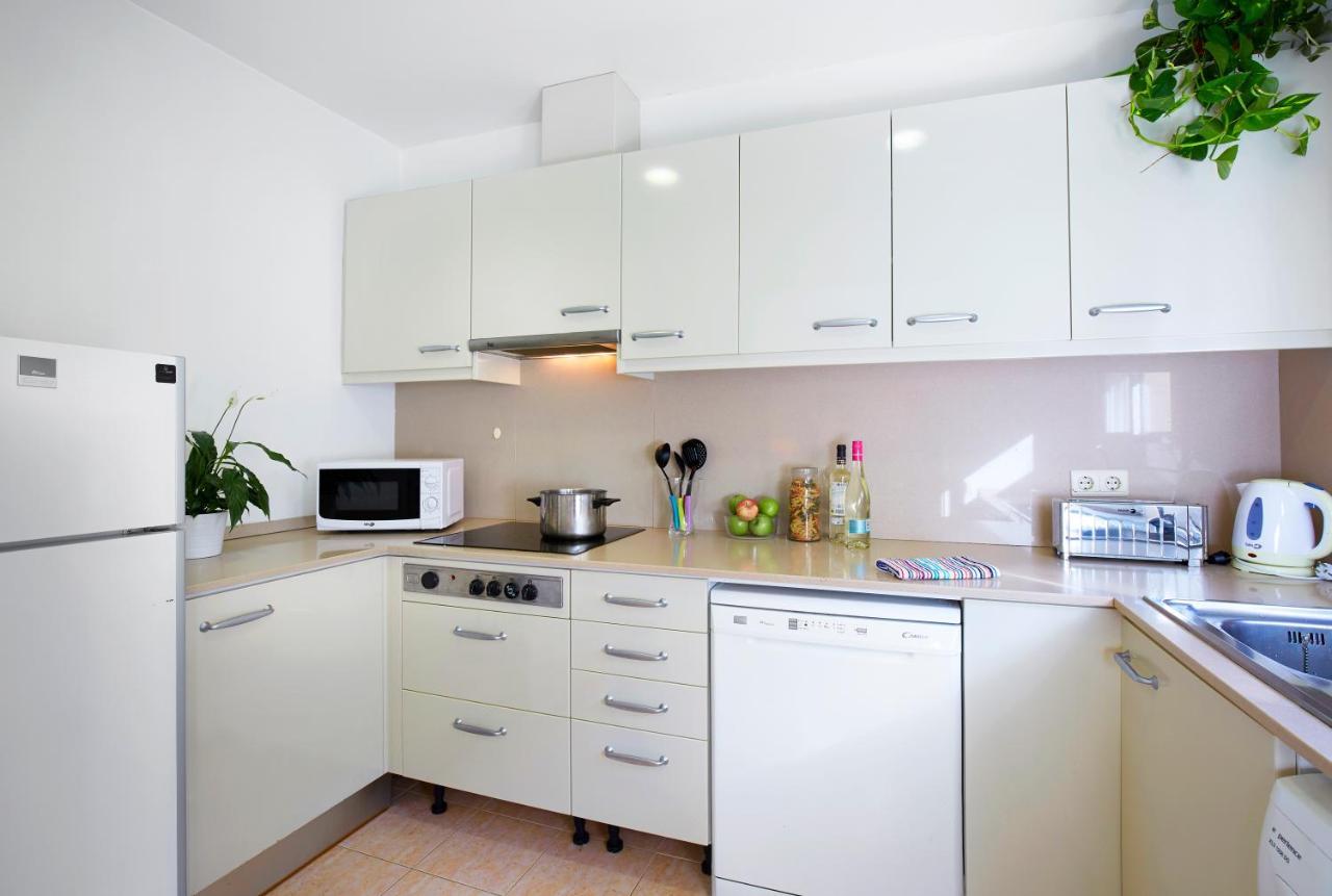 Apartamentos Calvet Барселона Екстериор снимка
