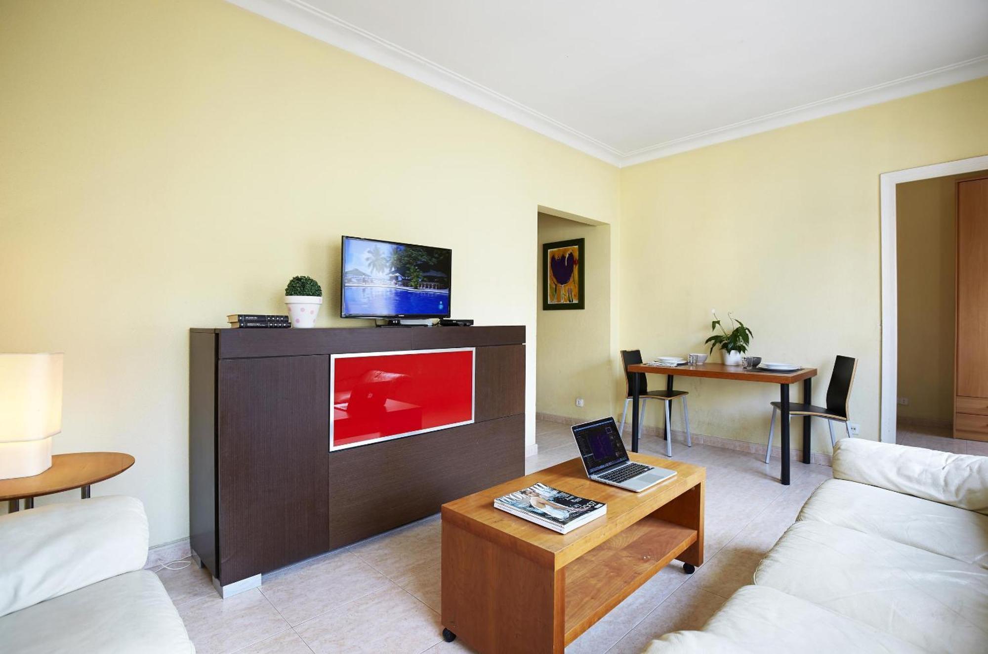 Apartamentos Calvet Барселона Екстериор снимка