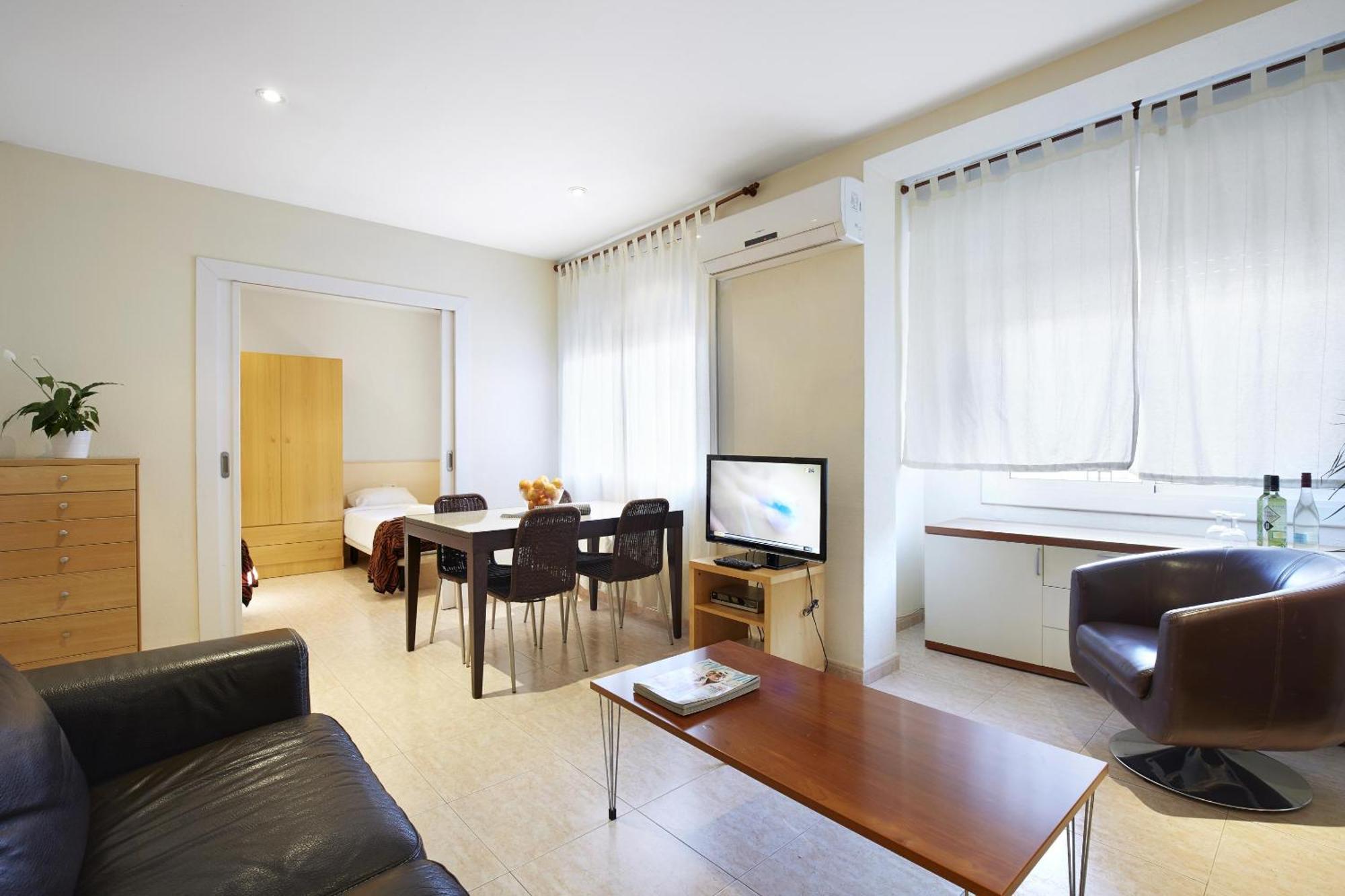 Apartamentos Calvet Барселона Екстериор снимка
