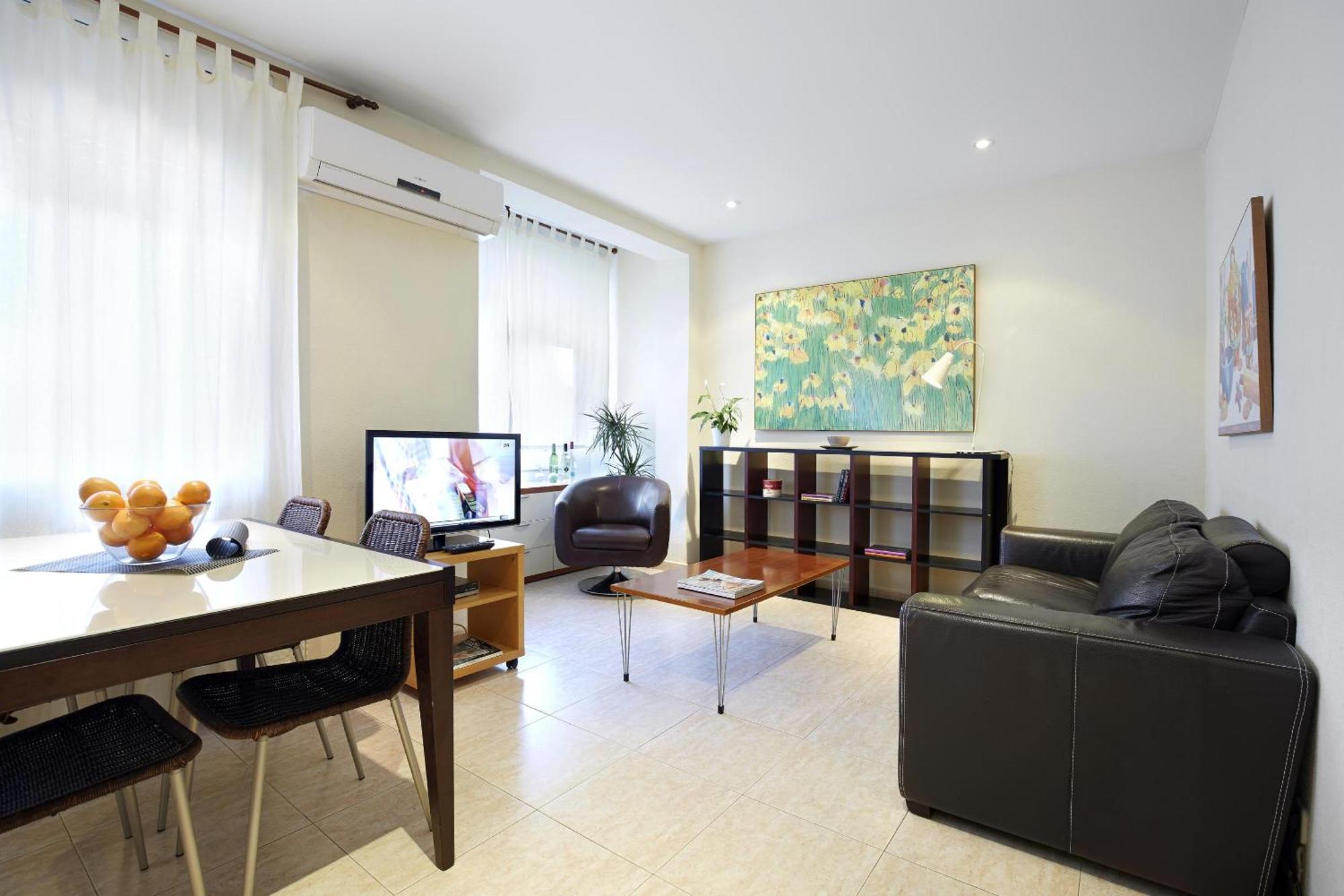 Apartamentos Calvet Барселона Екстериор снимка
