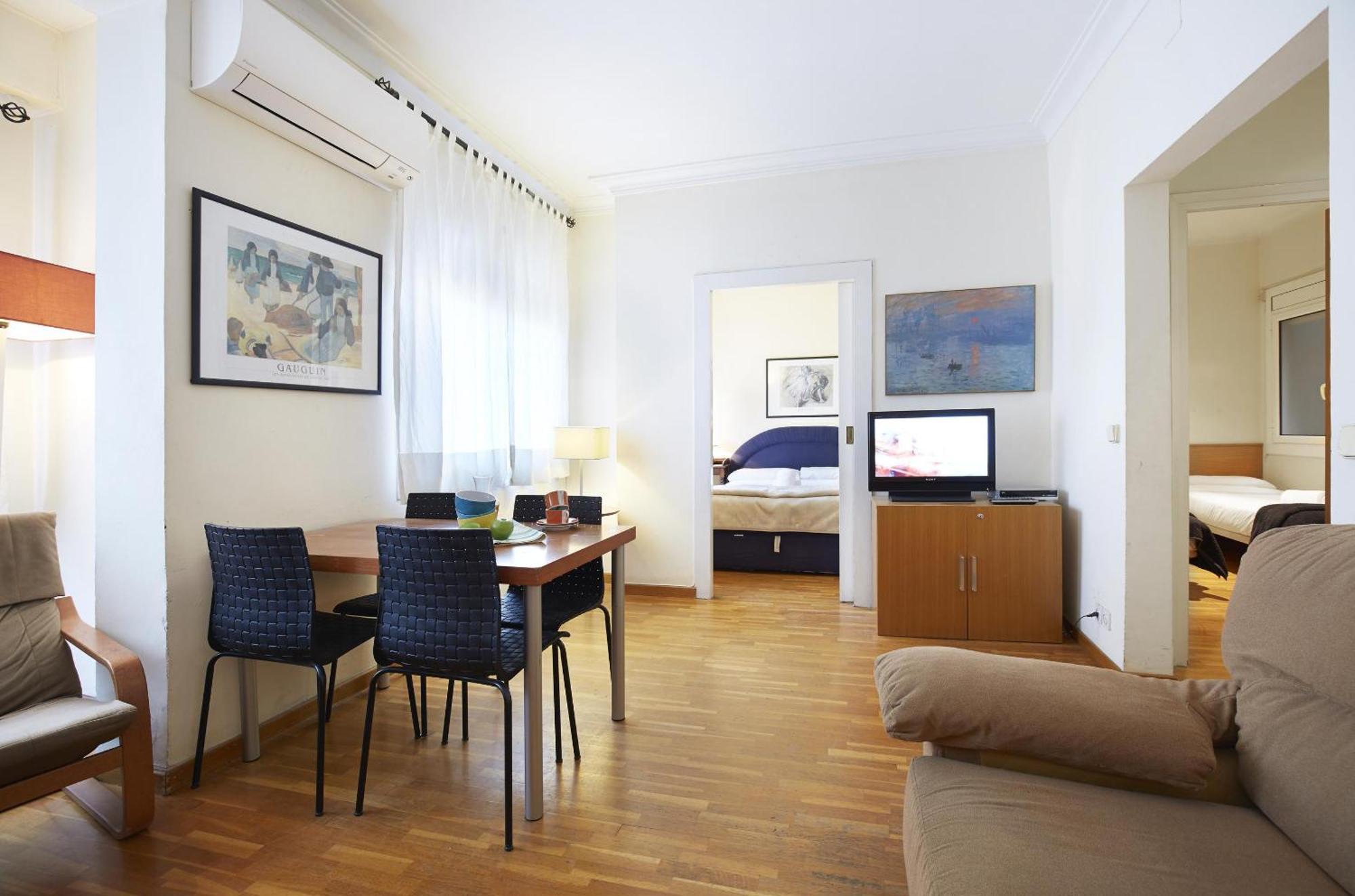Apartamentos Calvet Барселона Екстериор снимка